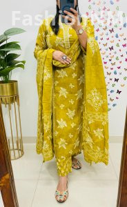 Designer Suvasa Pattern Kurti Set with Elegant Handwork & Mulmul Dupatta